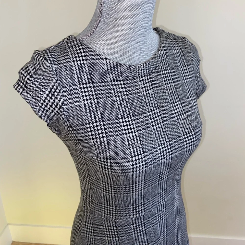 Gap Houndstooth Plaid Ruffle Hem Dress - Size 0 - Picture 1 of 7